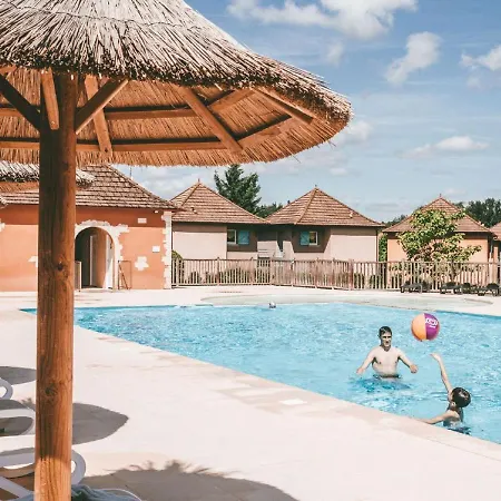 Beautiful With Shared Pool In *