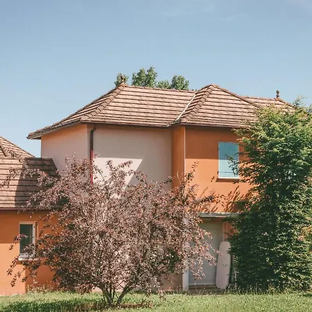 Beautiful With Shared Pool In *