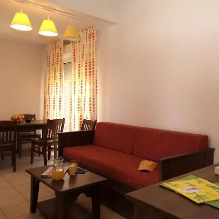 Apartament Beautiful With Shared Pool In