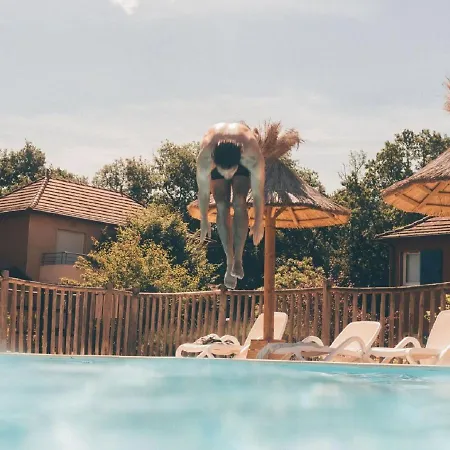 Beautiful With Shared Pool In *